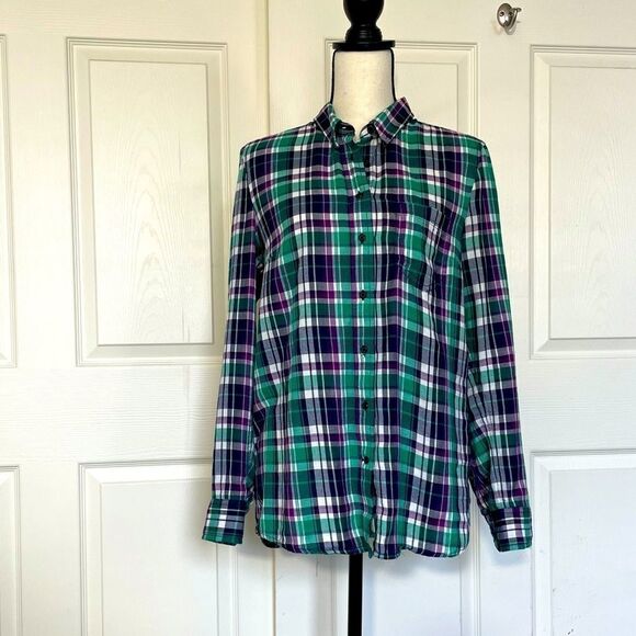 Gap The Fitted Boyfriend Plaid Flannel Button Up Shirt, Medium - Picture 2 of 13